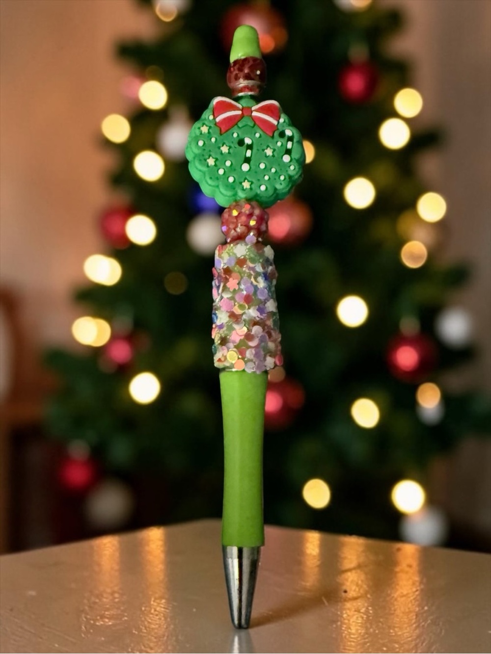 Festive Green Wreath Decorative Pen